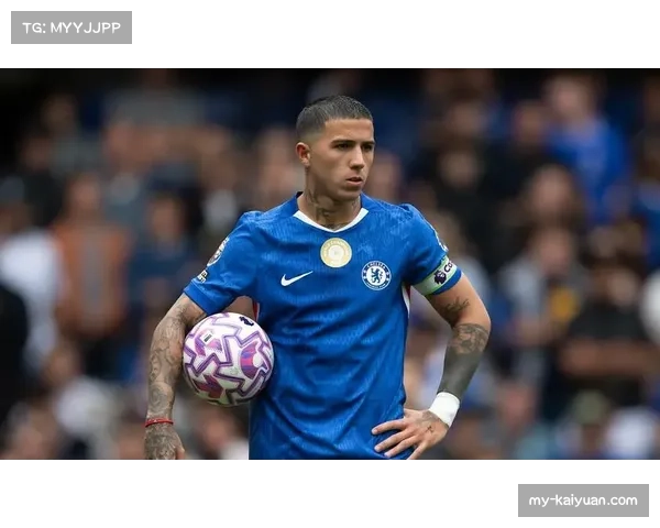 罗西尼奥尔临场调整应对少打一人局面 切尔西战术应变能力待提升